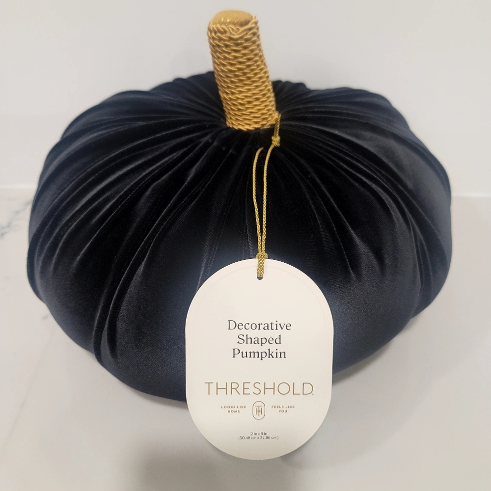 New THRESHOLD Large Decorative Pumpkin Shaped Velvet Pillow